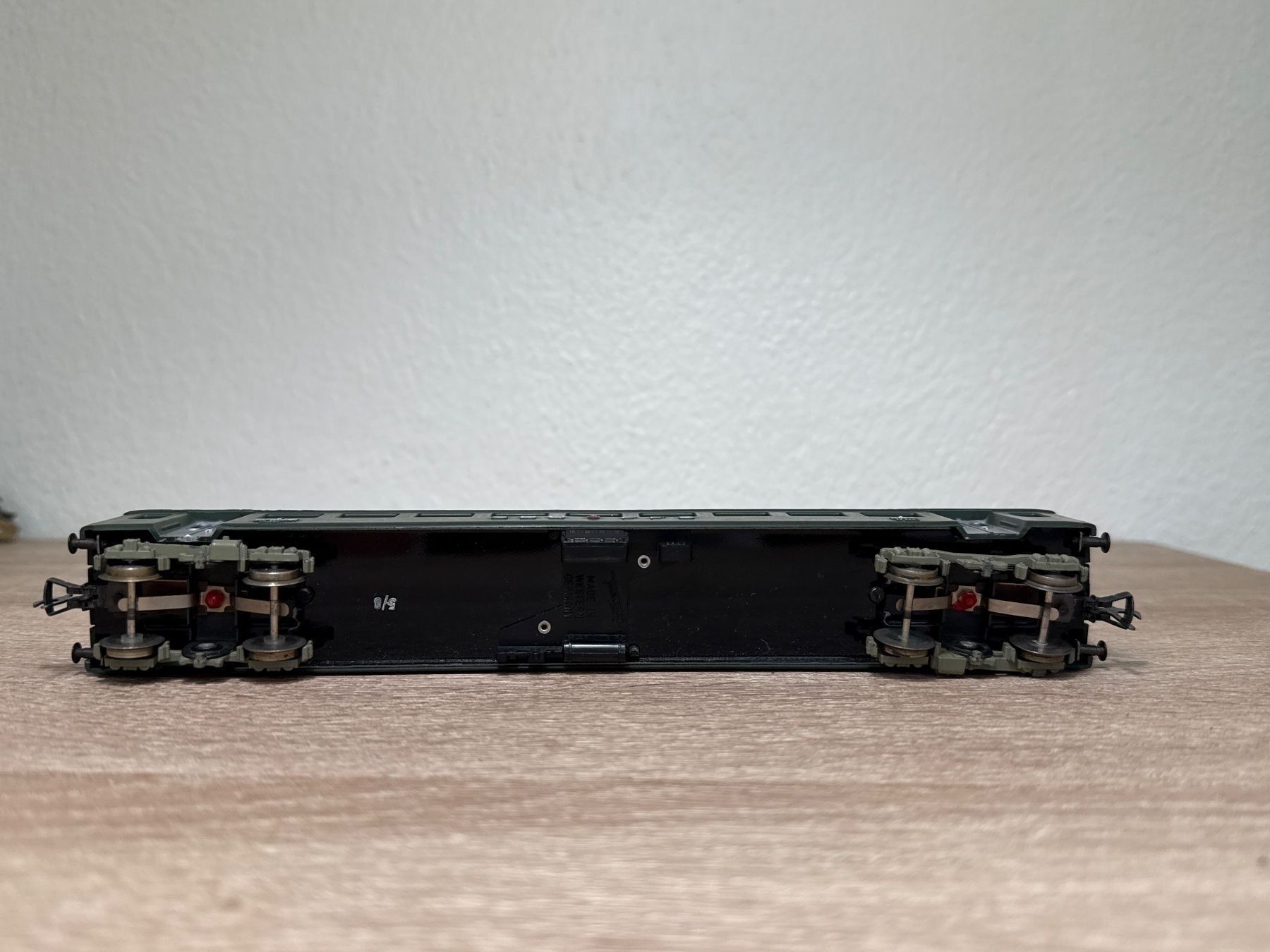 Fleischmann Modellini di ferrovie: Fleischmann Personenwagen SBB H0 (285) – Usato da St-Aubin-Sauges venduto da Lo_Go 4