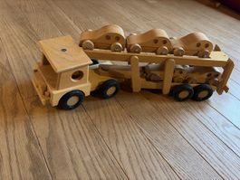 Autotransporter aus Holz mit sechs Autos guter Zustand