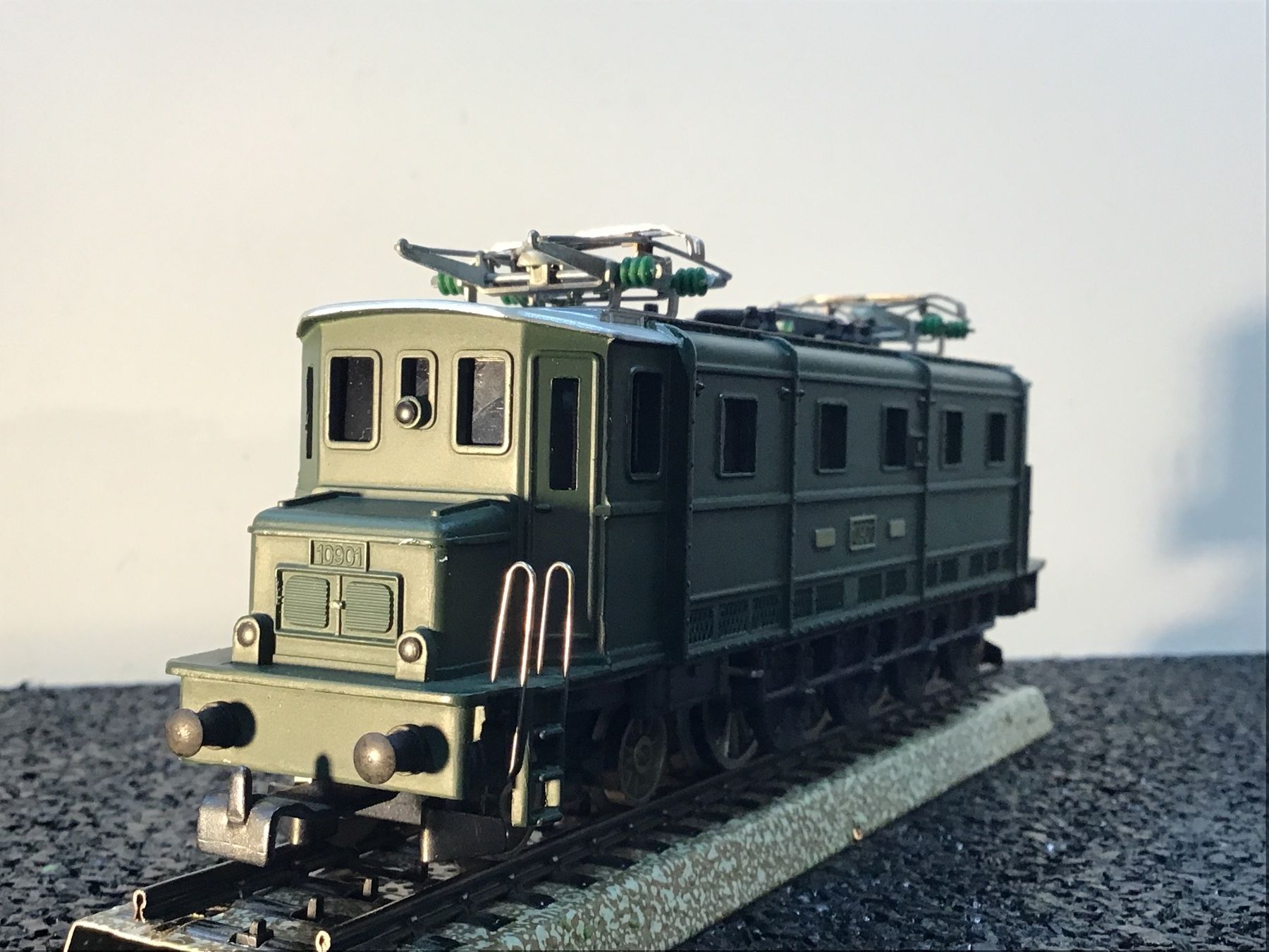 Hag Modellini di ferrovie: MODELL HAG AE 4/7 SBB NR.140 WECHSELSTROM-3 LEITER – Usato da Männedorf venduto da Modelle-aller-Art 2