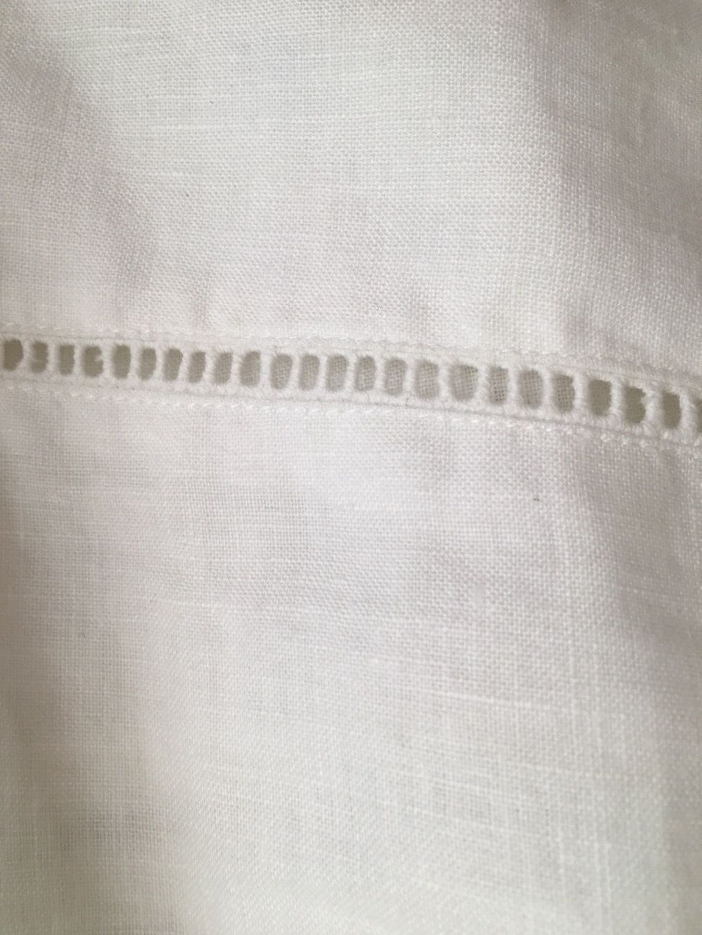Camicette: Wunderschöne lange weisse Bluse aus Leinen mit Glasperlen – Usato da Bern venduto da Smile-2707 4