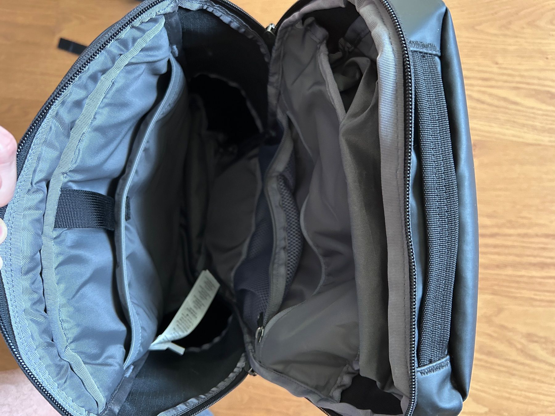 Patagonia Zaini: Patagonia Black Hole Backpack – Usato da Bern venduto da BZau 3