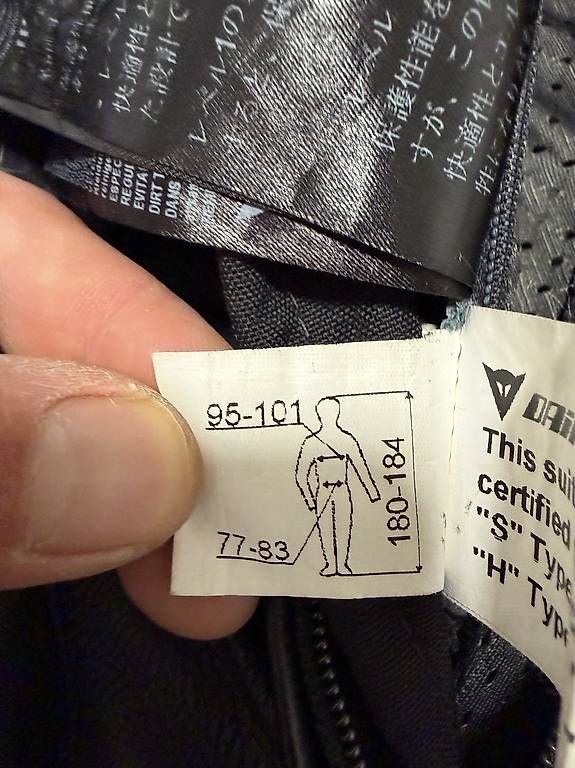 Tute: Tuta dainese – Usato da Giubiasco venduto da ger_z5rk 4