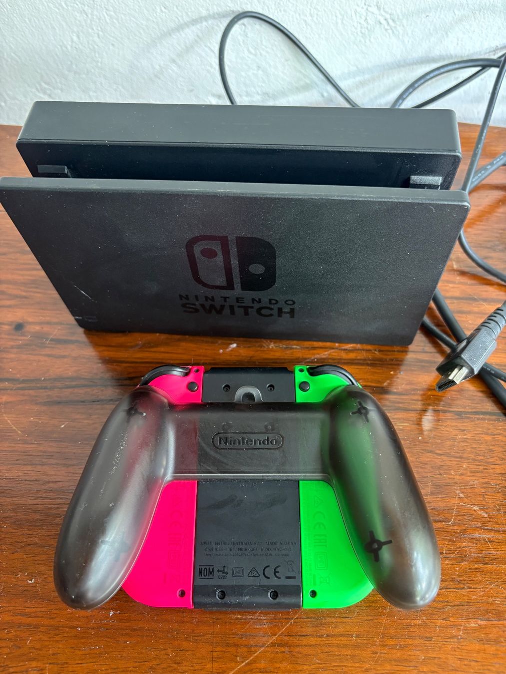 Dockingstation: Nintendo Switch Konsole Set inkl. Docking-Station & Joy-Cons – Gebraucht aus Basel von kia_wlc2 1
