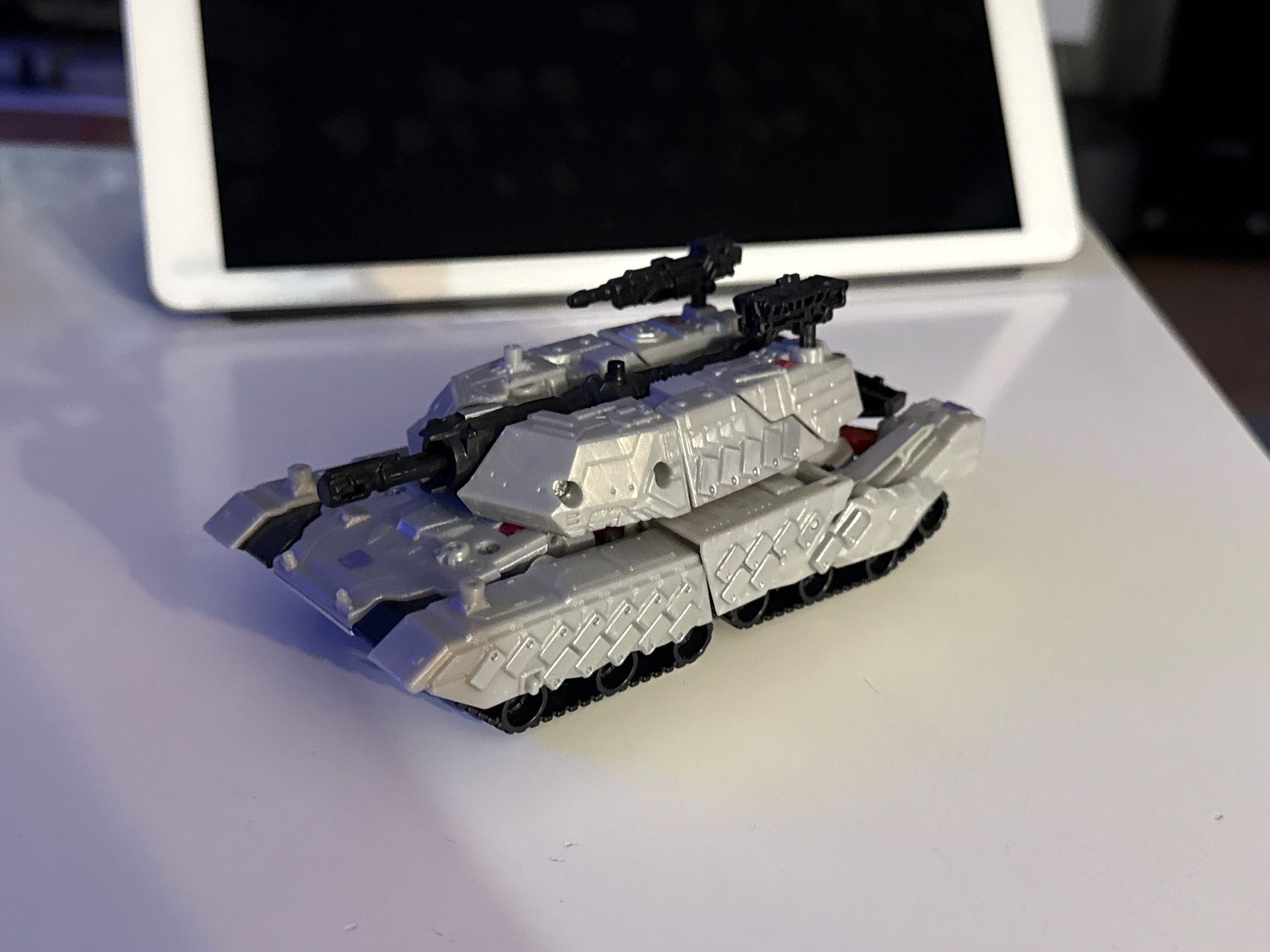 Statuette: Transformer Panzer zu Roboter JJ622F – Usato da Allschwil venduto da meeresperle 2
