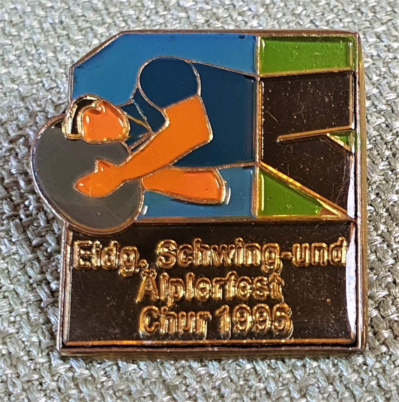 Plaketten & Abzeichen: C379 - Pin Schwinger Älplerfest Chur 95 – Gebraucht aus Reinach BL von Boston-Verkauf 1