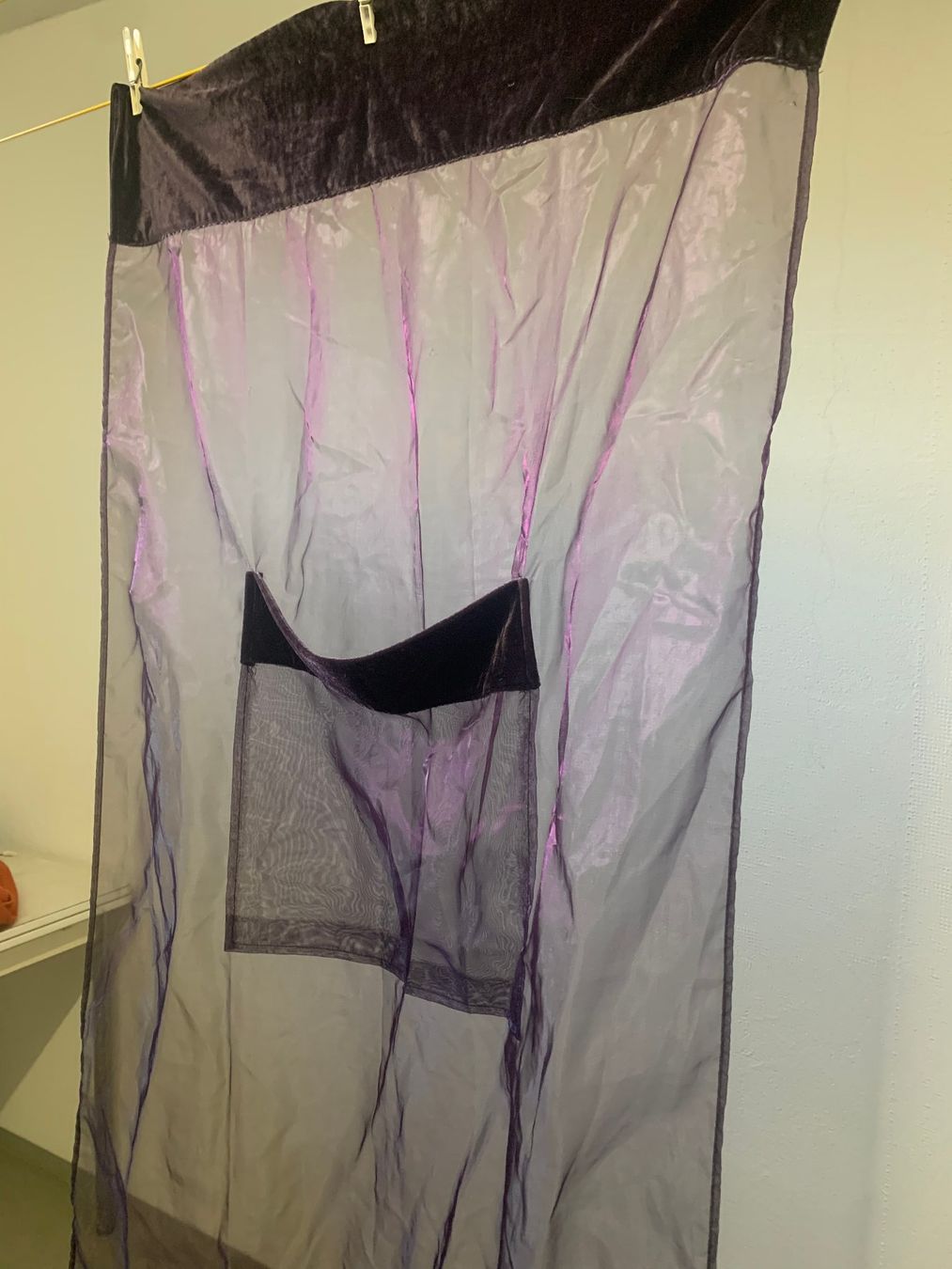 Tende: Voile/Samt Stoff mit 3 Taschen viola – Nuovo e nell'imballaggio originale da St. Gallen venduto da Miousch 1