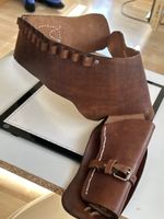 Gürtel mit Patronenschlaufen und Revolverholster Leder (I16)