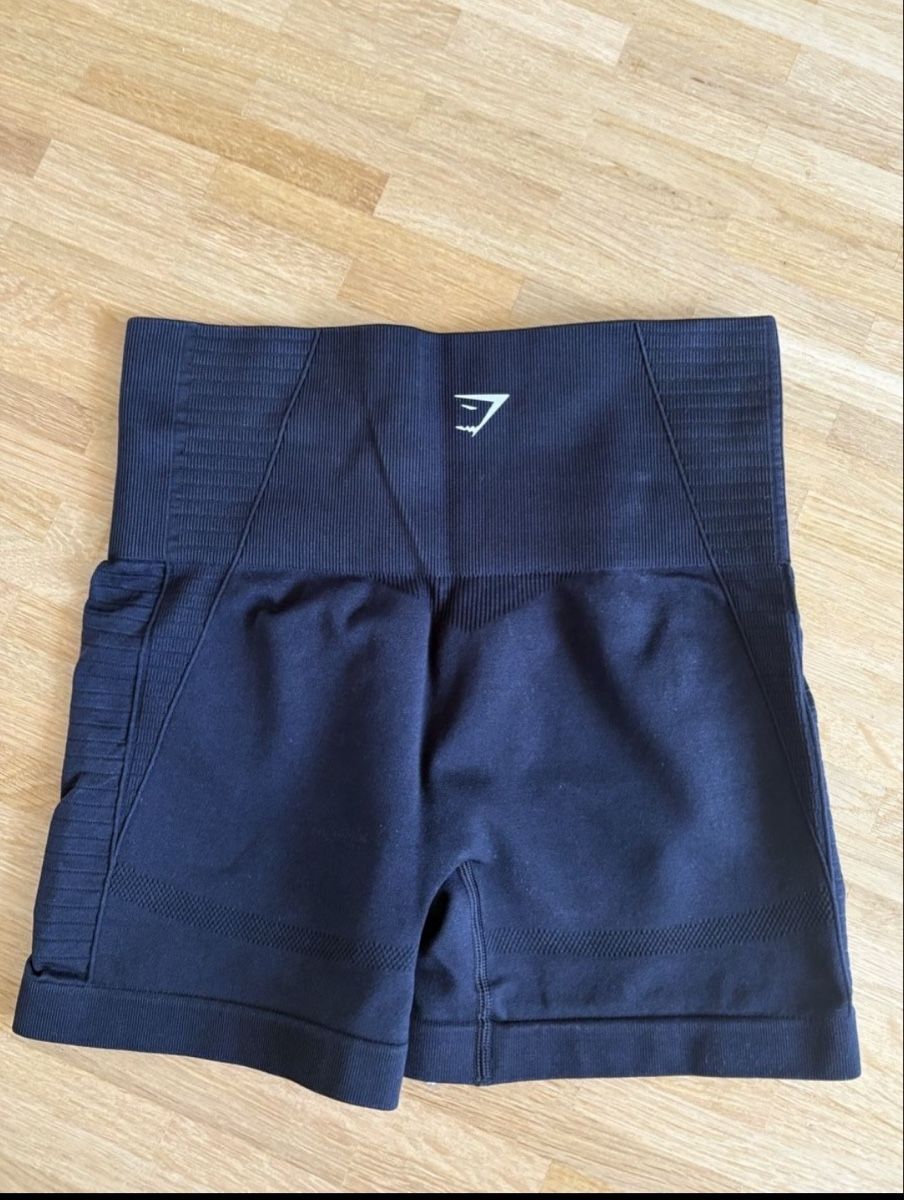 Gymshark Hosen: Gymshark short S schwarz  – Gebraucht aus Fribourg von dafral 1