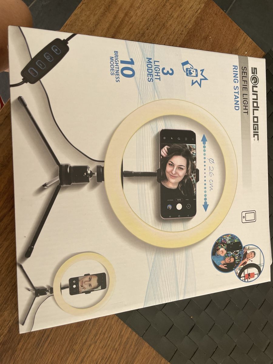 Altro in Decorazioni & Accessori: Neue selfie light ring stand – Nuovo e nell'imballaggio originale da Illnau venduto da cla_jqf8