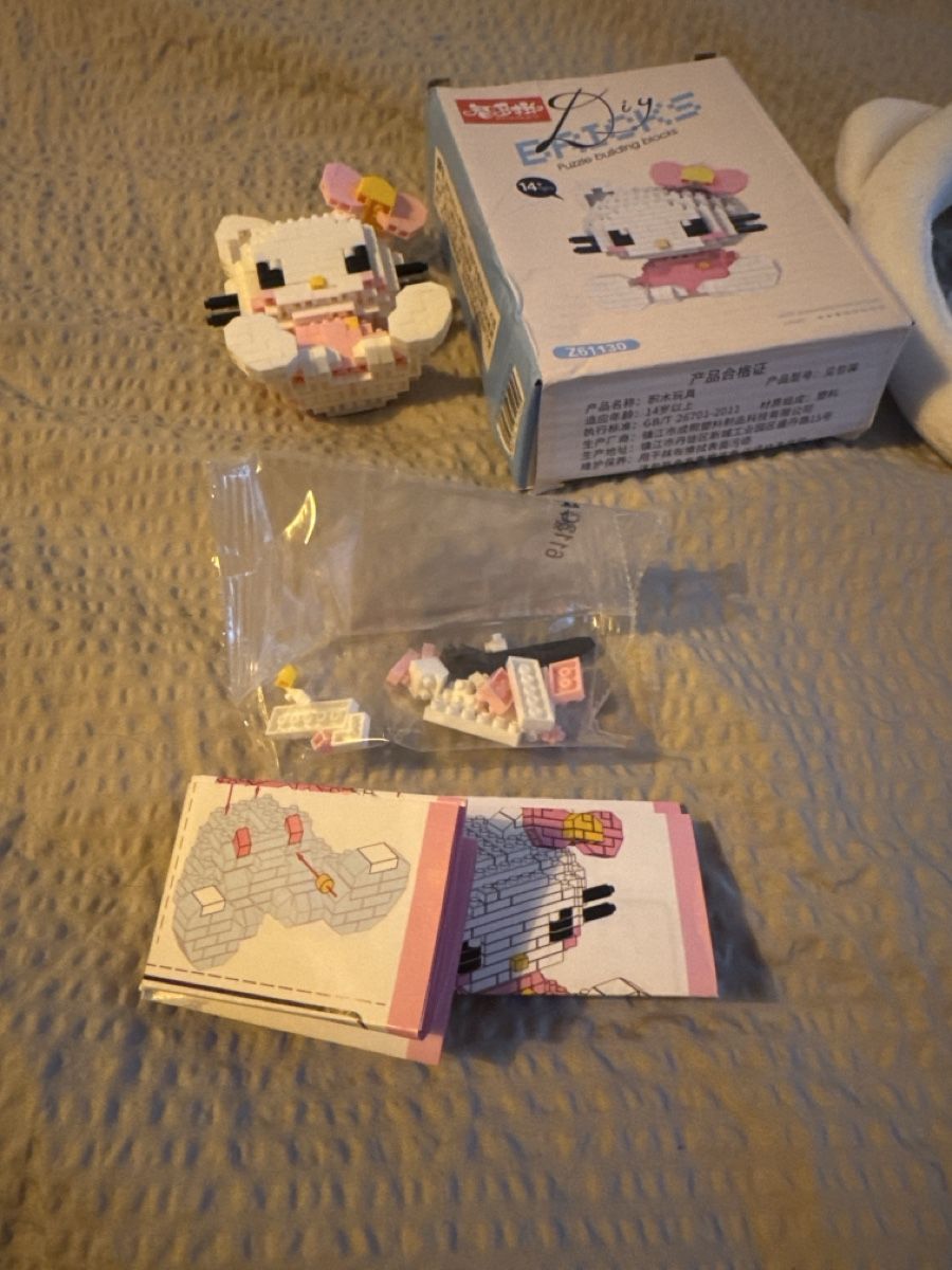 Hello Kitty Haarschmuck: Hello Kitty  Set und Haarreif  – Gebraucht aus Basel von fiona_second-hand_BS 1