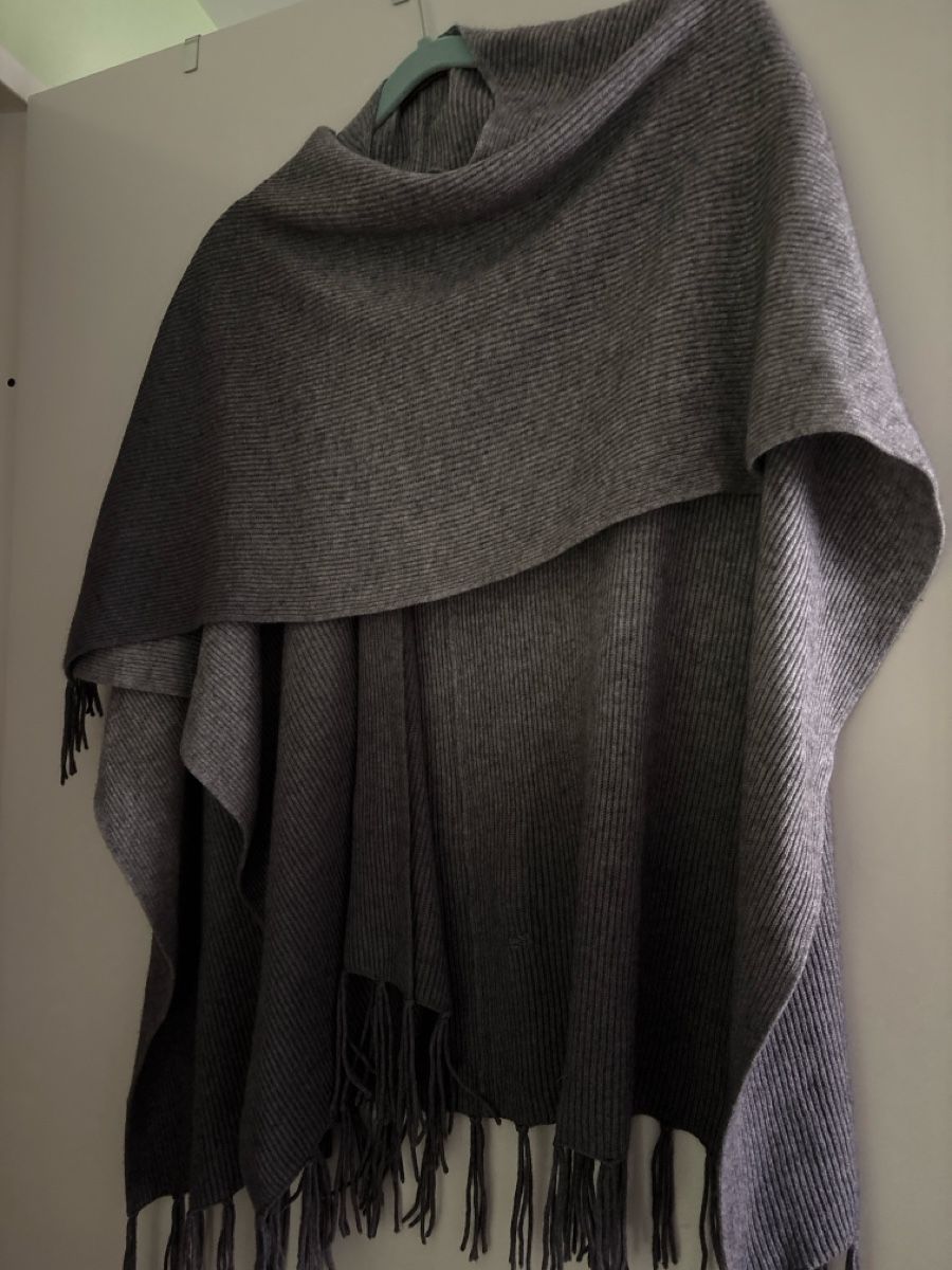 Repeat Autres vêtements femmes: Repeat Kaschmirponcho – Neuf (Voir description) à Pratteln par sab_whk9