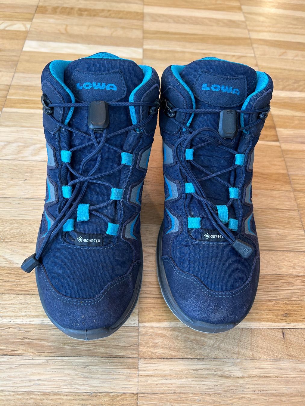 Lowa Chaussures garçon: LOWA Kinder-Wanderschuhe Gr. 34 – D'occasion à Kilchberg ZH par Traumfaenger01