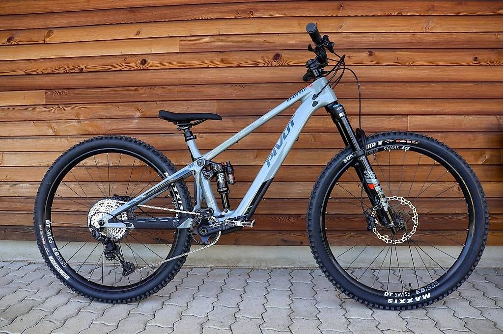 Biciclette: E-MTB Pivot Shuttle SL 2025 – Usato da Lupsingen venduto da Flying_Sleipnir