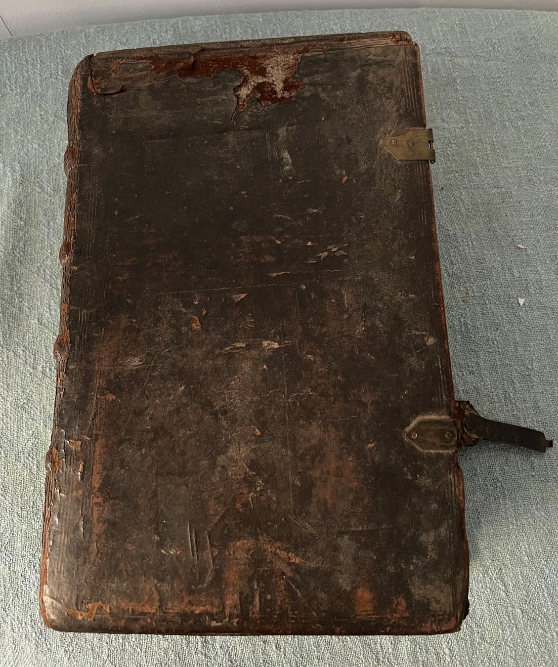 Libri: Berner Bibel 1728 antik gut erhalten – Usato da Roggliswil venduto da wipix