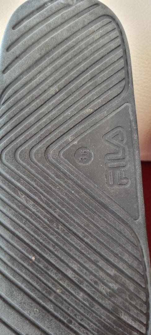 Fila Scarpe da uomo: Fila T 36 crocs – Usato da Tolochenaz venduto da nieeva 2