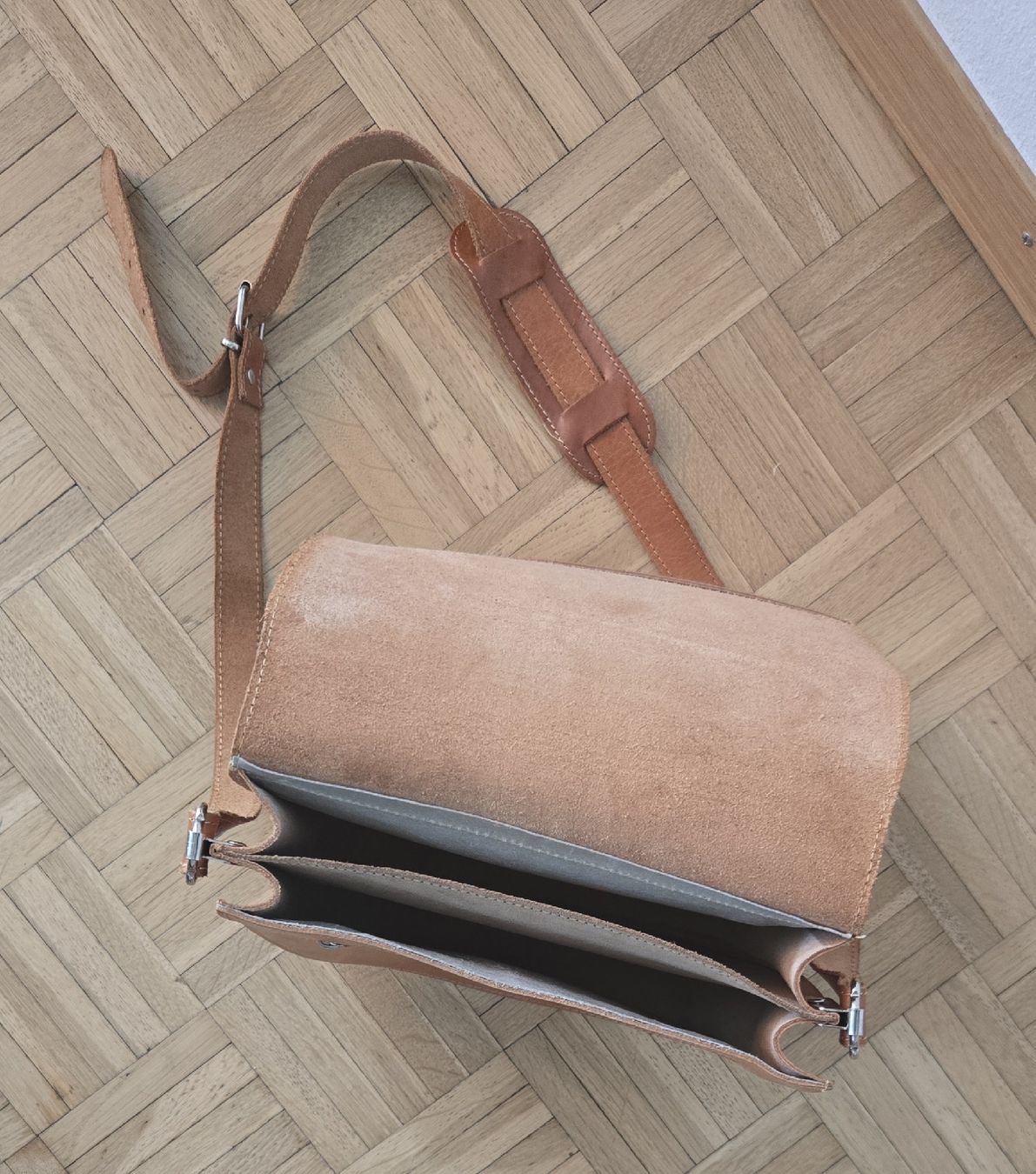 Sacs femmes: Leder Handtasche  – Neuf (Voir description) à Zürich par Samba77 1