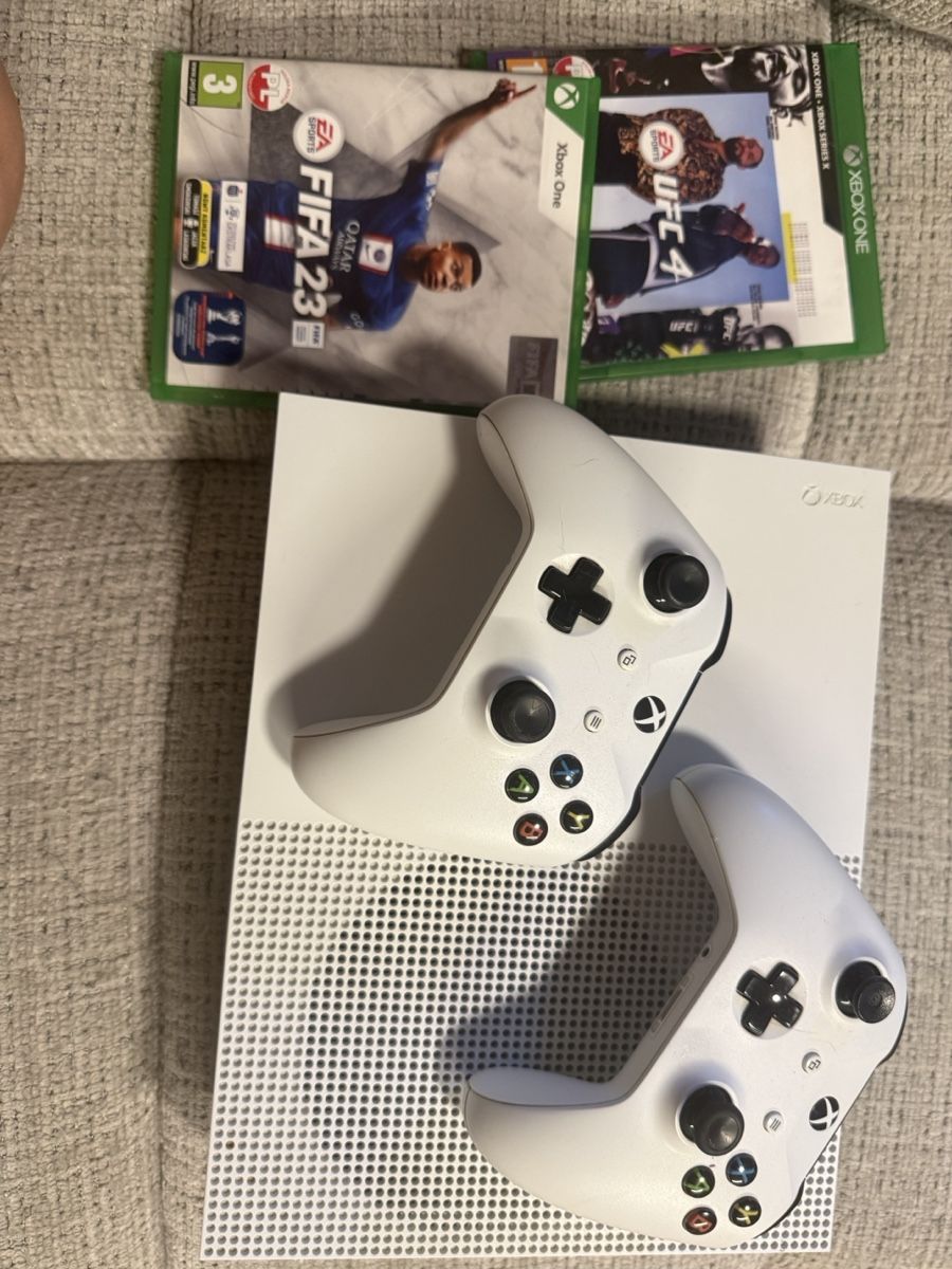 Microsoft Console: Xbox One S avec FIFA 23 et UFC 4 – Usato da Bioley-Orjulaz venduto da ele_yh96