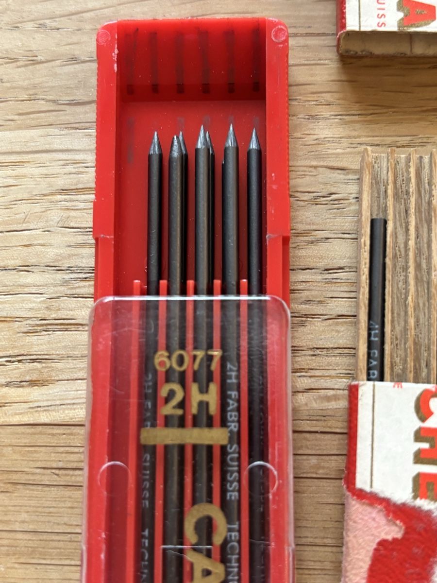 Caran D'Ache Matite, matite colorate & gessi: Caran d'Ache Minen 2H 4H  – Usato da Würenlos venduto da Ashley24 1