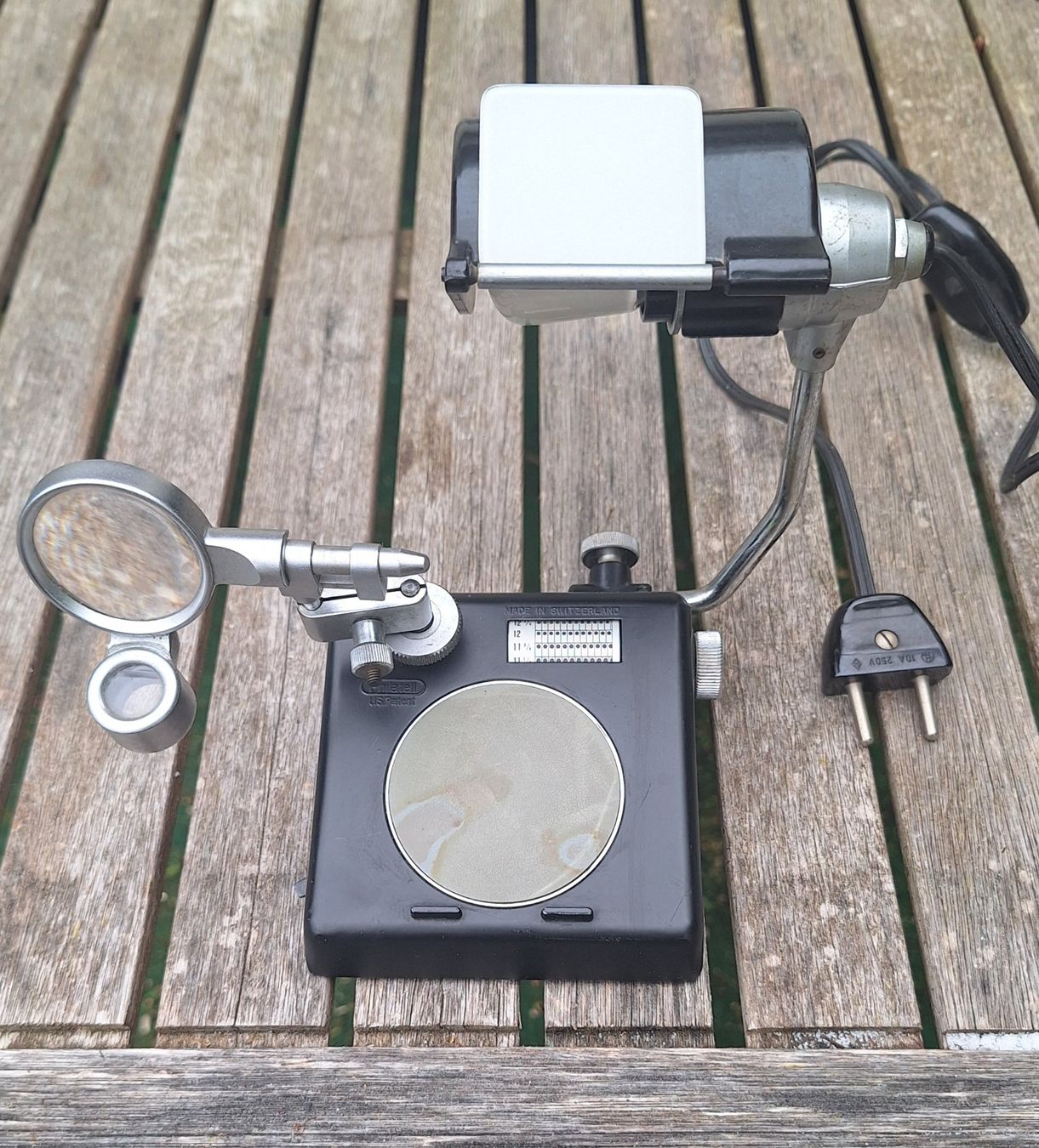 Altro per Ottica: Vintage Arbeitsleuchte mit Lupe – Usato da Weinfelden venduto da JoeBaer