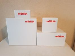 Märklin, 4 présentoirs de vitrine en carton, neufs, en kit