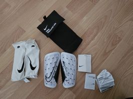 Nike Mercurial Lite Schienbeinschoner Grösse M mit Tasche