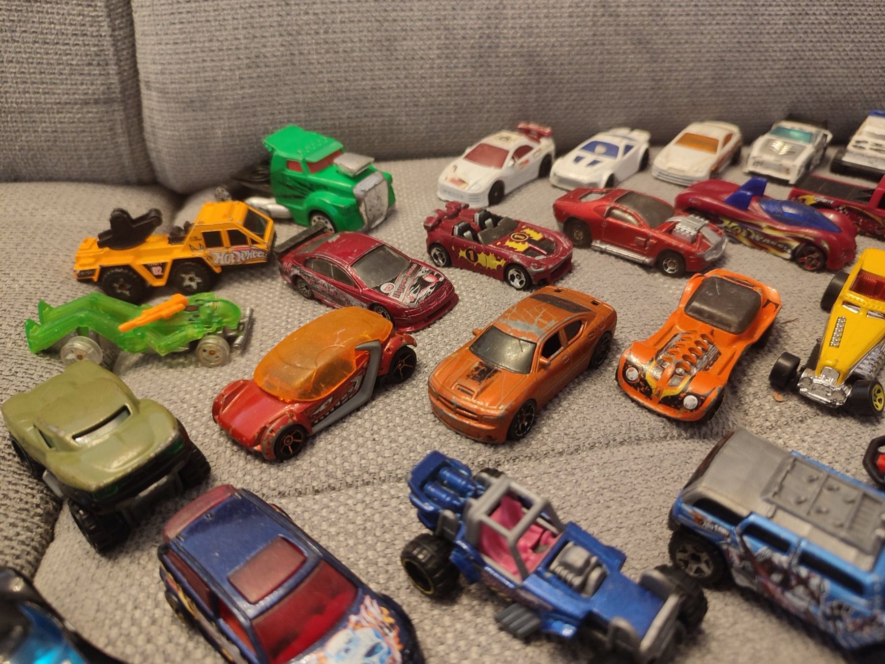 Hot Wheels Modellini d'auto: Lot petites voitures Hot wheels – Usato da Bougy-Villars venduto da Vogue 2
