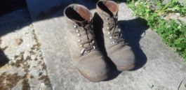 Alte Militärschuhe