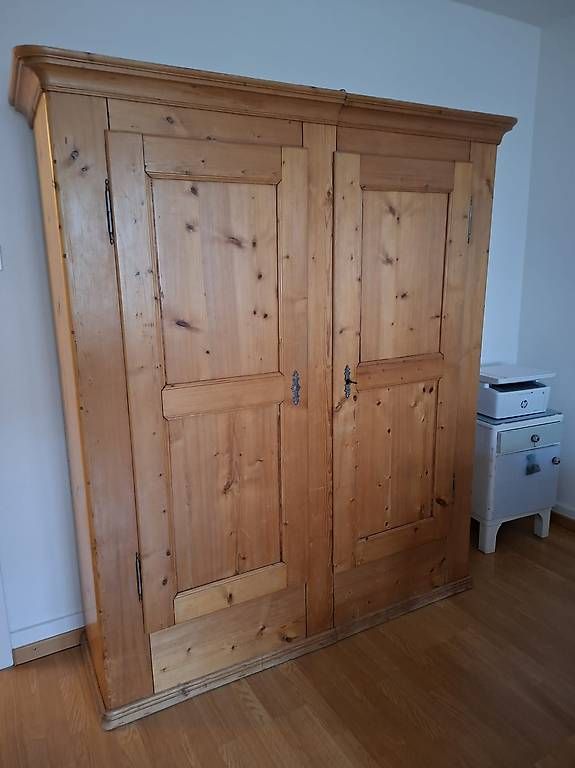 Schränke: Schrank aus Holz – Gebraucht aus Bern von sim_zzs9