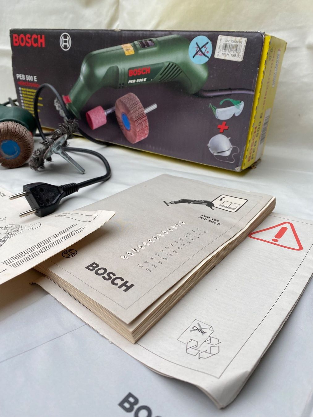 Bosch Smerigliatrici & Lucidatrici: Bosch PEB 500 E Schleifbürste, Radial- / Geradschleifer – Usato da Emmen venduto da Sutim2005 1