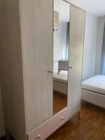 Bett+Schank+Nachtisch+Matratze