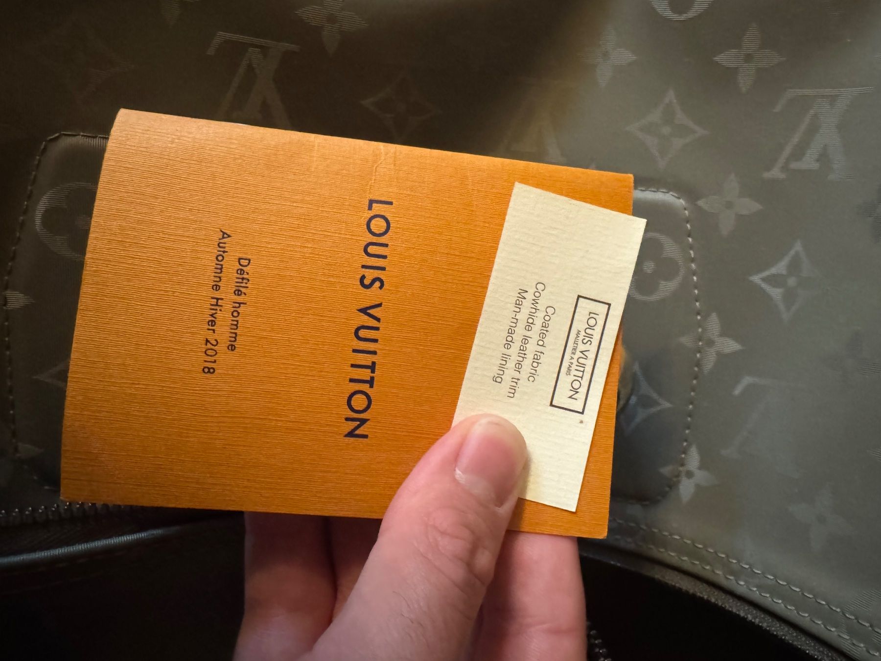 Louis Vuitton Giacche: 2 in1 Louis Vuitton doppelseitige Unisex Jacke – Nuovo (secondo la descrizione) da Kleinwangen venduto da giuespo 3