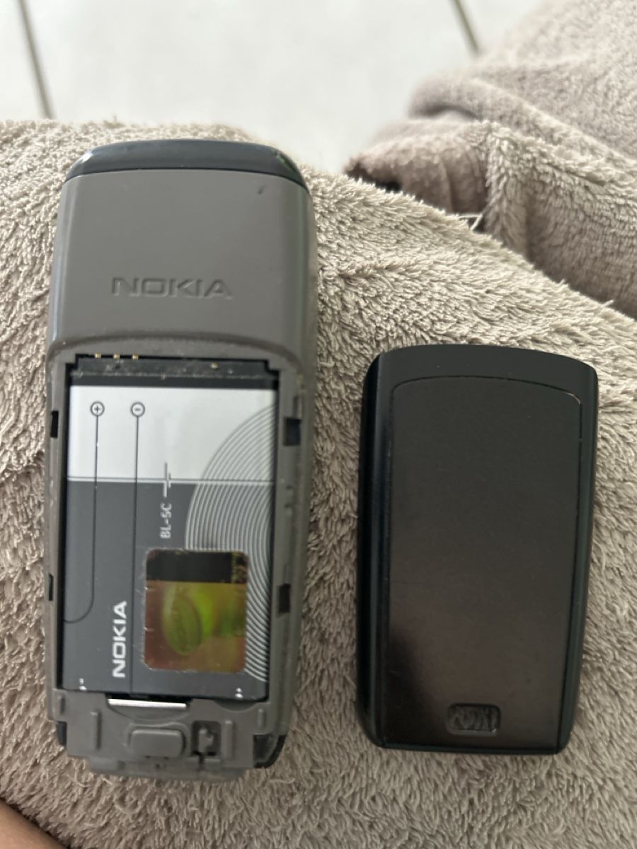 Nokia Handys / Smartphones: Nokia  – Defekt aus Monte Carasso von Mi3Or 1