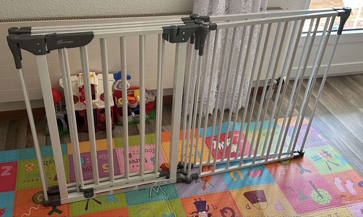 Parcs & barrières de sécurité: Laufgitter / Absperrgitter Dreambaby – D'occasion à Bülach par Db27 2