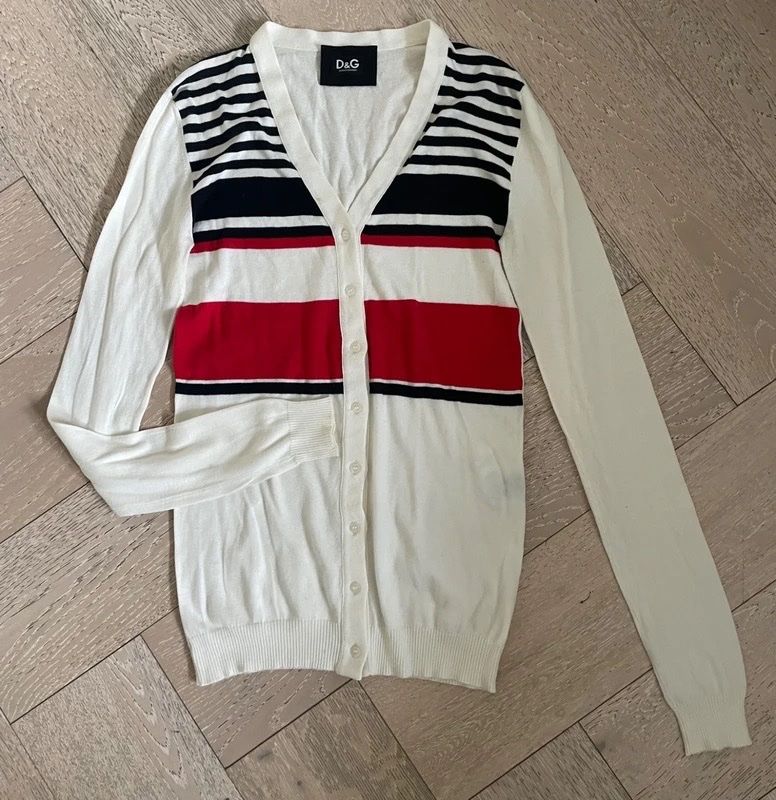 Dolce & Gabbana Maglioni & Felpe: D&G cardigan size S – Difettoso da Yverdon-les-Bains venduto da pen_bbz8 2
