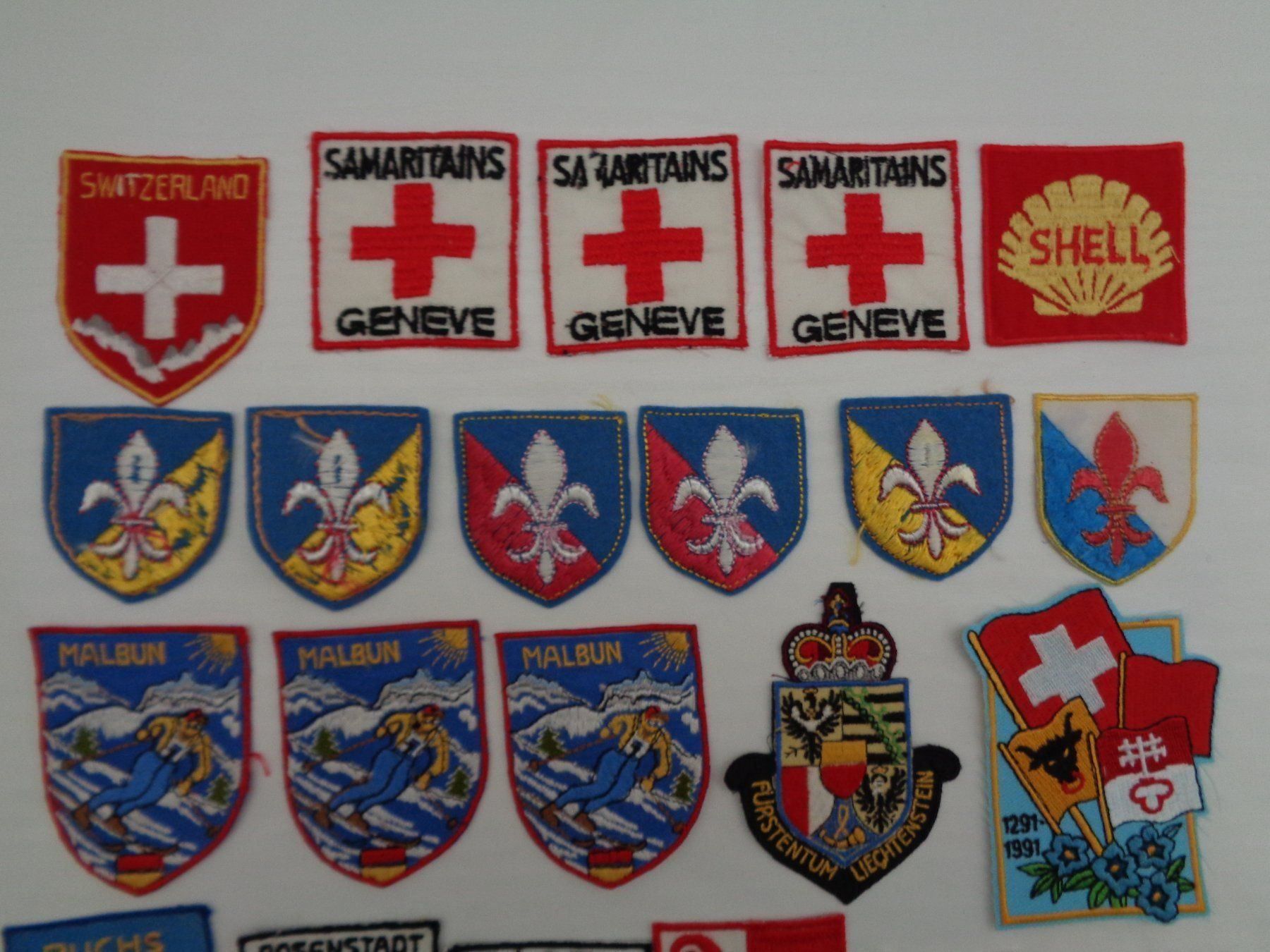 Insignes: 25 verschiedene Stoff-Patch Aufnäher – Neuf (Voir description) à Chur par omonia 1