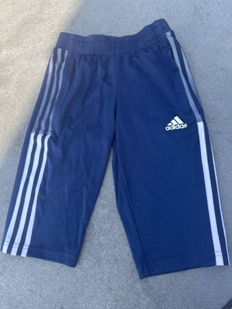 Adidas Kinder Shorts Dunkelblau Grösse 140 9-10 Jahre