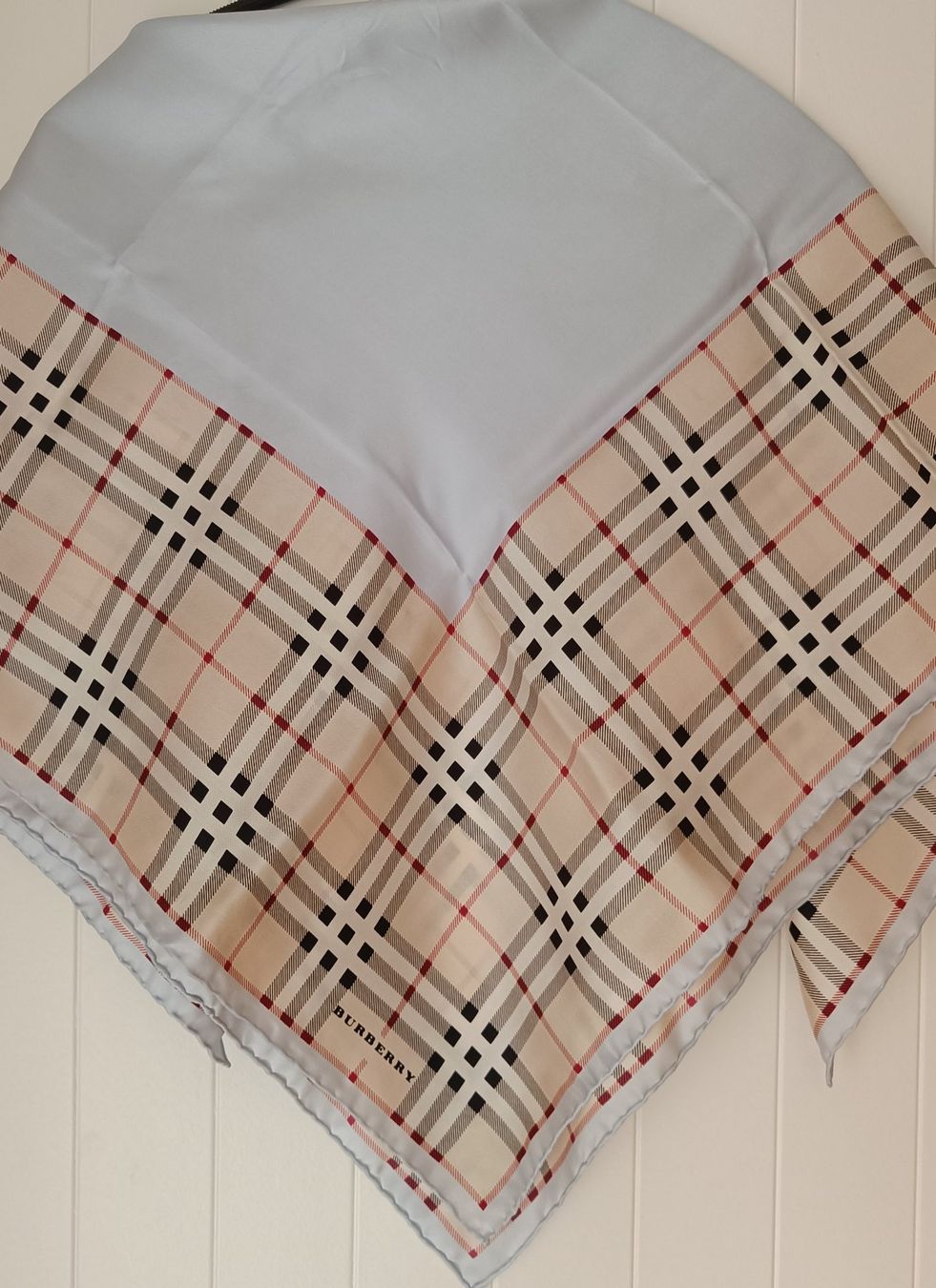 Burberry Foulard & Sciarpe: Foulard Burberry – Usato da Prangins venduto da sid_h2n6 1