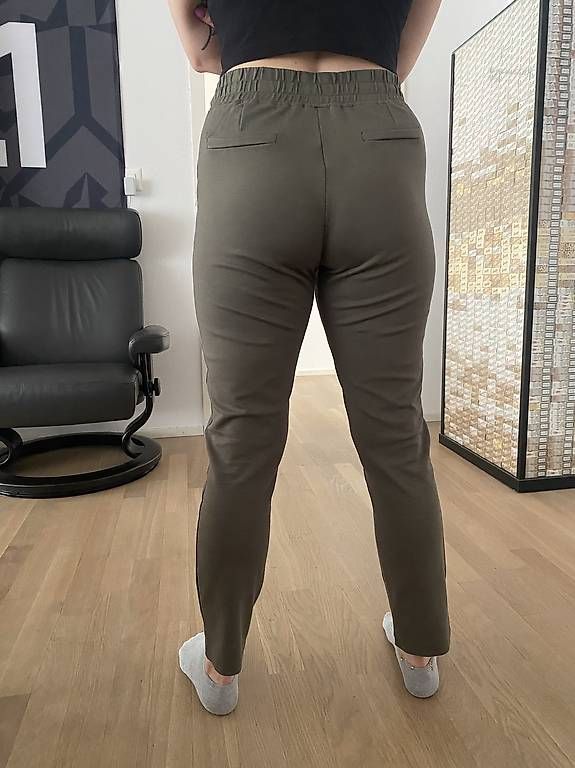 Pantaloni: 9TH AVENUE HOSE GR. M – Usato da Aadorf venduto da cel_z695 1