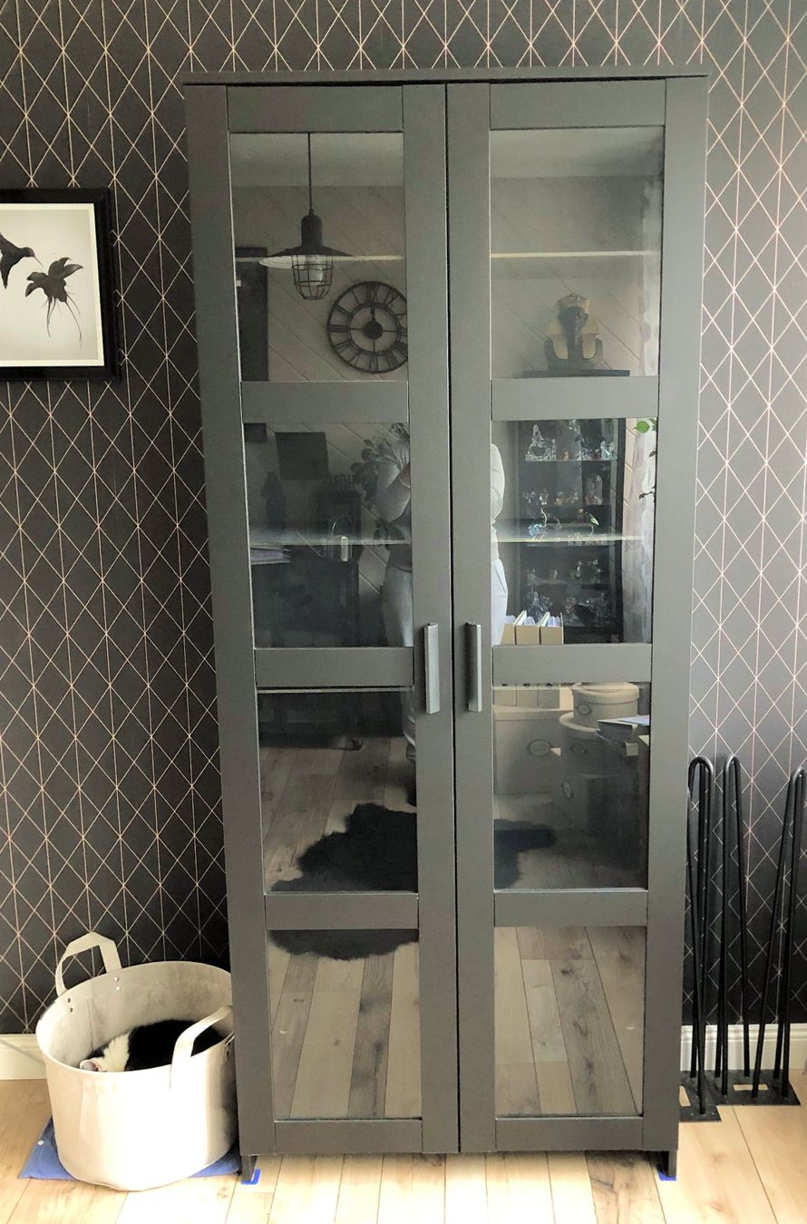 Ikea Armoires: Vitrinen Schrank mit Glastablaren oder Holz – D'occasion à Rüti ZH par Jasna89