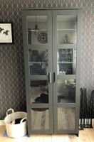 Vitrinen Schrank mit Glastablaren oder Holz