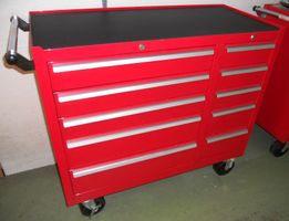 Hochwertiger robuster Werkzeugwagen aus Metall abschliessbar