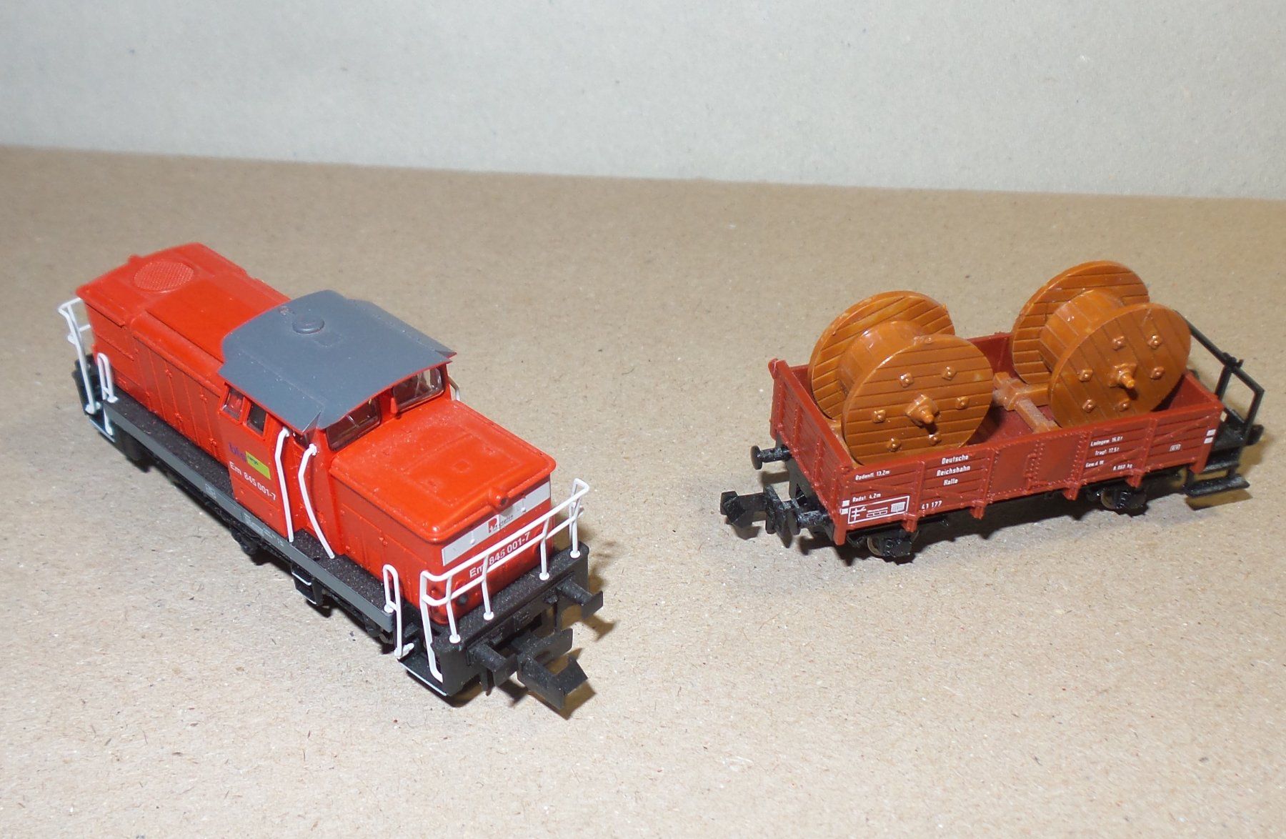 Fleischmann Modellini di ferrovie: Locomotive Fleischmann N 722003 + 1 wagon – Usato da Bulle venduto da Rockandtoys 2
