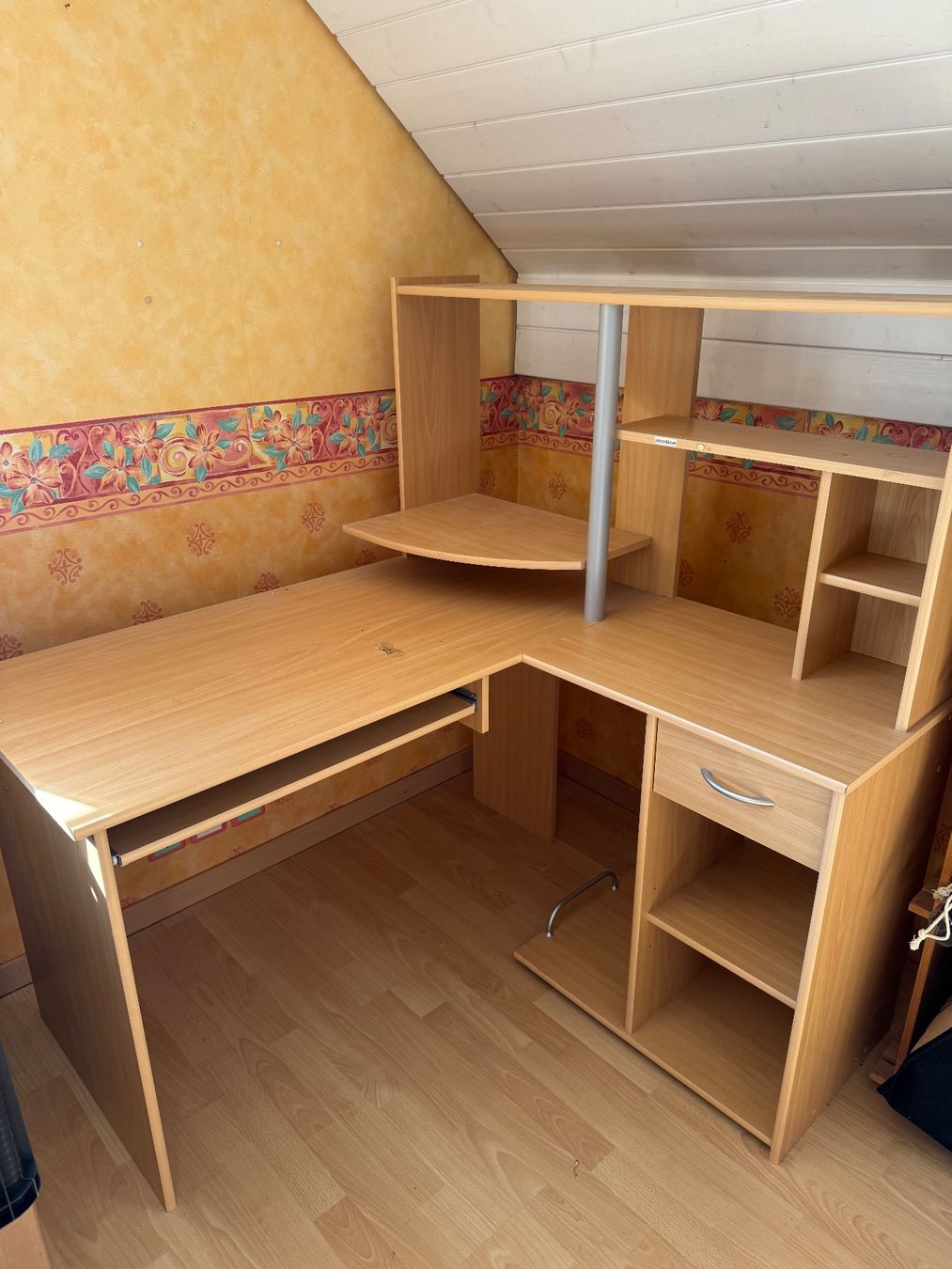 Bureaux: Bureau d’angle couleur hêtre – D'occasion à Courrendlin par ant_gnl8 1