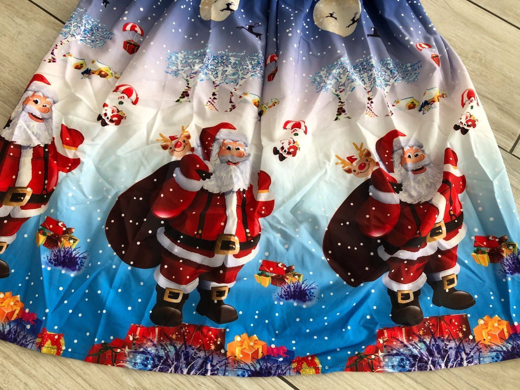 Kleider: Santiklaus Weihnachtskleid blau Gr L,2st – Neu und originalverpackt aus Gelterkinden von Familienferien 2