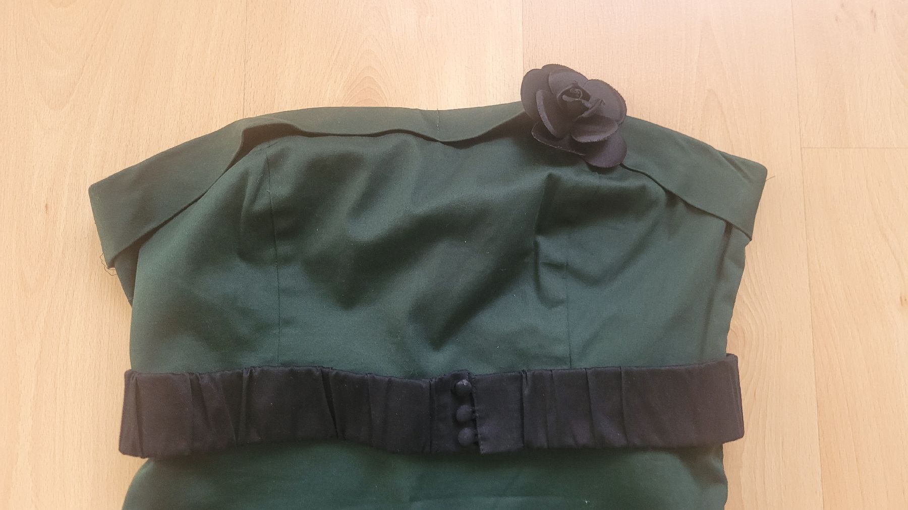 Vestiti: Schönes Festkleid Gr.42 Marke VERO MODA – Nuovo (secondo la descrizione) da Schöfflisdorf venduto da CrRG21 2