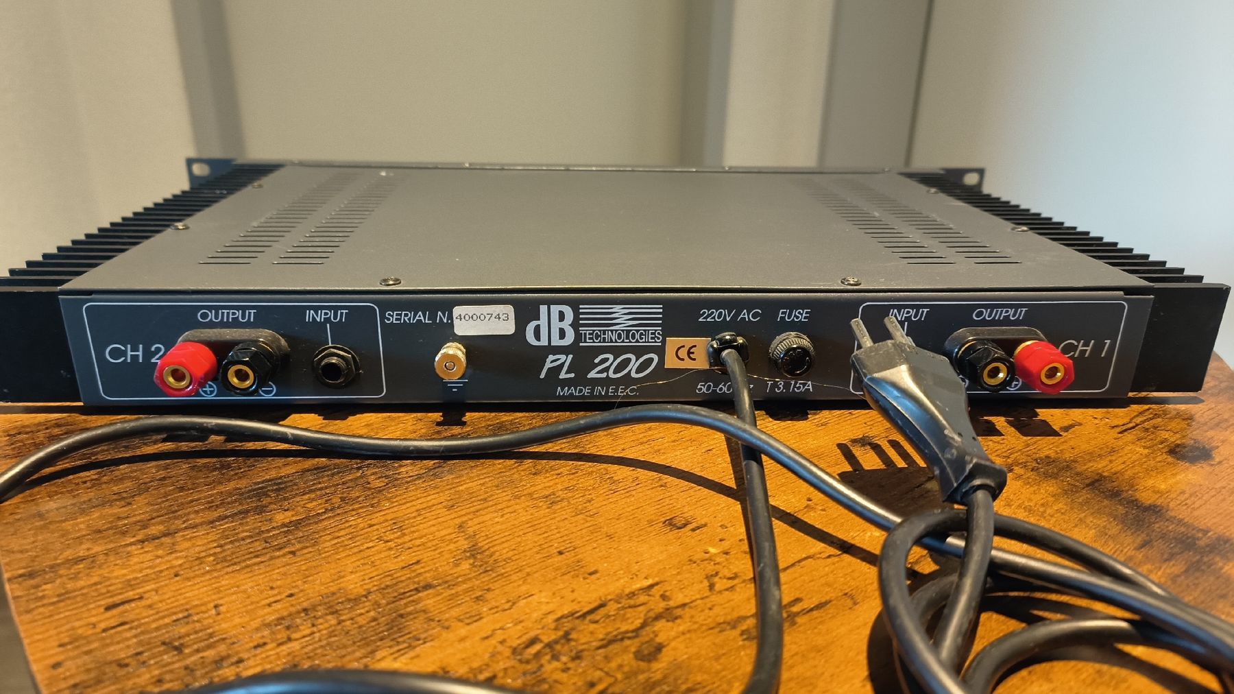 Verstärker: dB Technologies PL 200 Endstufe Verstärker 2-Kanal  – Gebraucht aus Bennwil von Rock-Racer 3