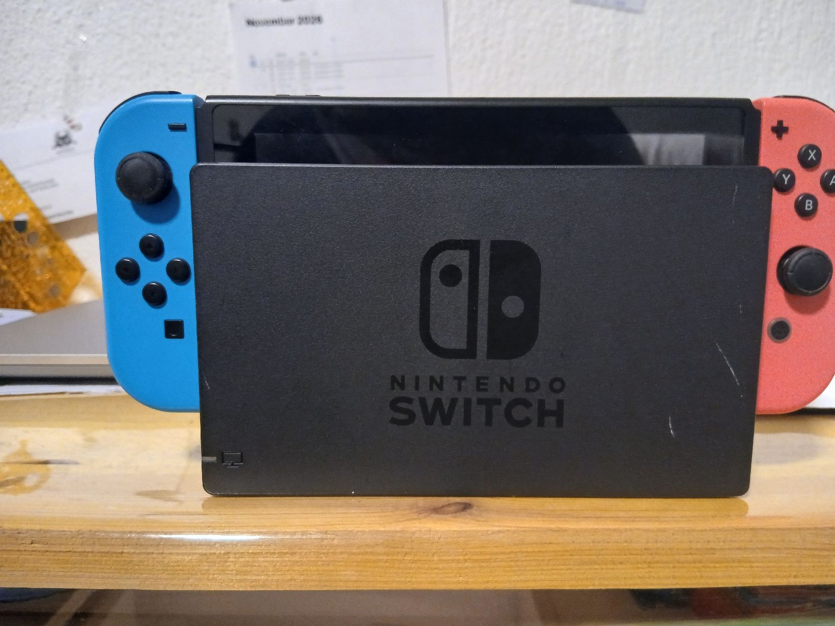 Nintendo Consoles: Nintendo Switch Console with Dock and Power Adapter Used – D'occasion à St Gallen par Buybuybuybye 3