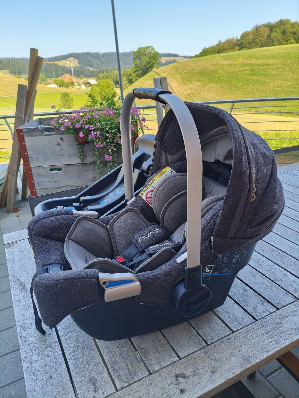 Nuna Auto-Kindersitze: Nuna Babyschale – Gebraucht aus Wyssachen von Liniki 1
