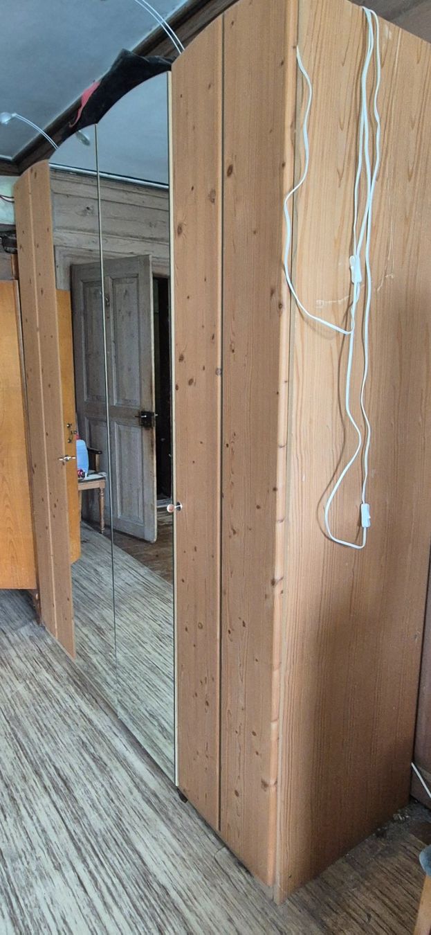 Schränke: Schlafzimmer-Kleiderschrank – Gebraucht aus Belp von Freca 1