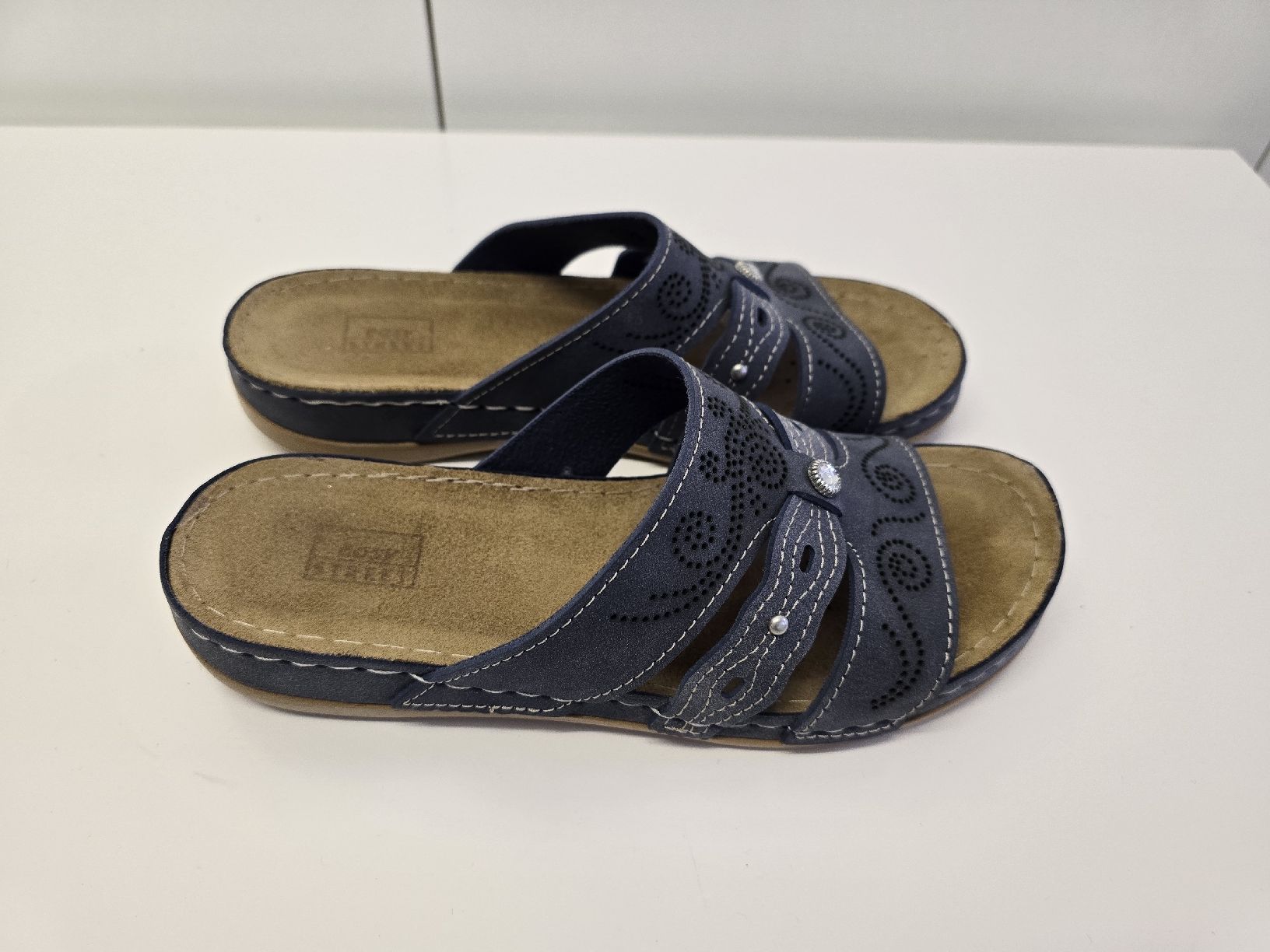 Scarpe da donna: Cosy Street Pantolette Gr.40 – Usato da St. Gallen venduto da CAPYCORP 1